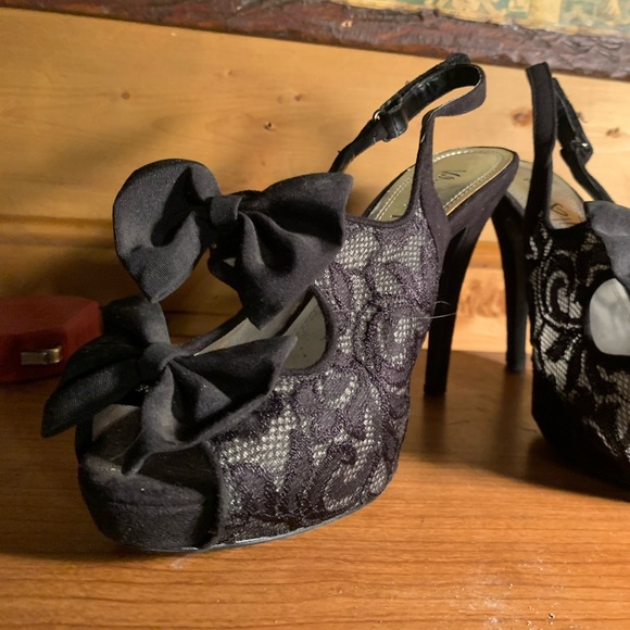 Open toe lace detail heels - Picture 1 of 3